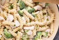 Creamy Chicken and Broccoli Pasta Recipe for Busy Weeknights