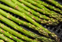 Crispy Air Fryer Asparagus Recipe with Garlic and Lemon