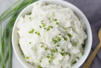 Creamy Vegan Mashed Potatoes Made in the Instant Pot