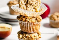 Cinnamon Apple Oat Crumble Muffins