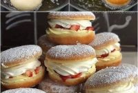 Strawberry Bombs Dessert Recipe: Mini Strawberry Cheesecake Bites