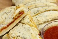 Stromboli Pizza Recipe: Crispy Stuffed Italian Turnover