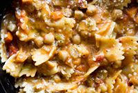 One-Pot Pasta e Ceci: Hearty Italian Pasta with Chickpeas