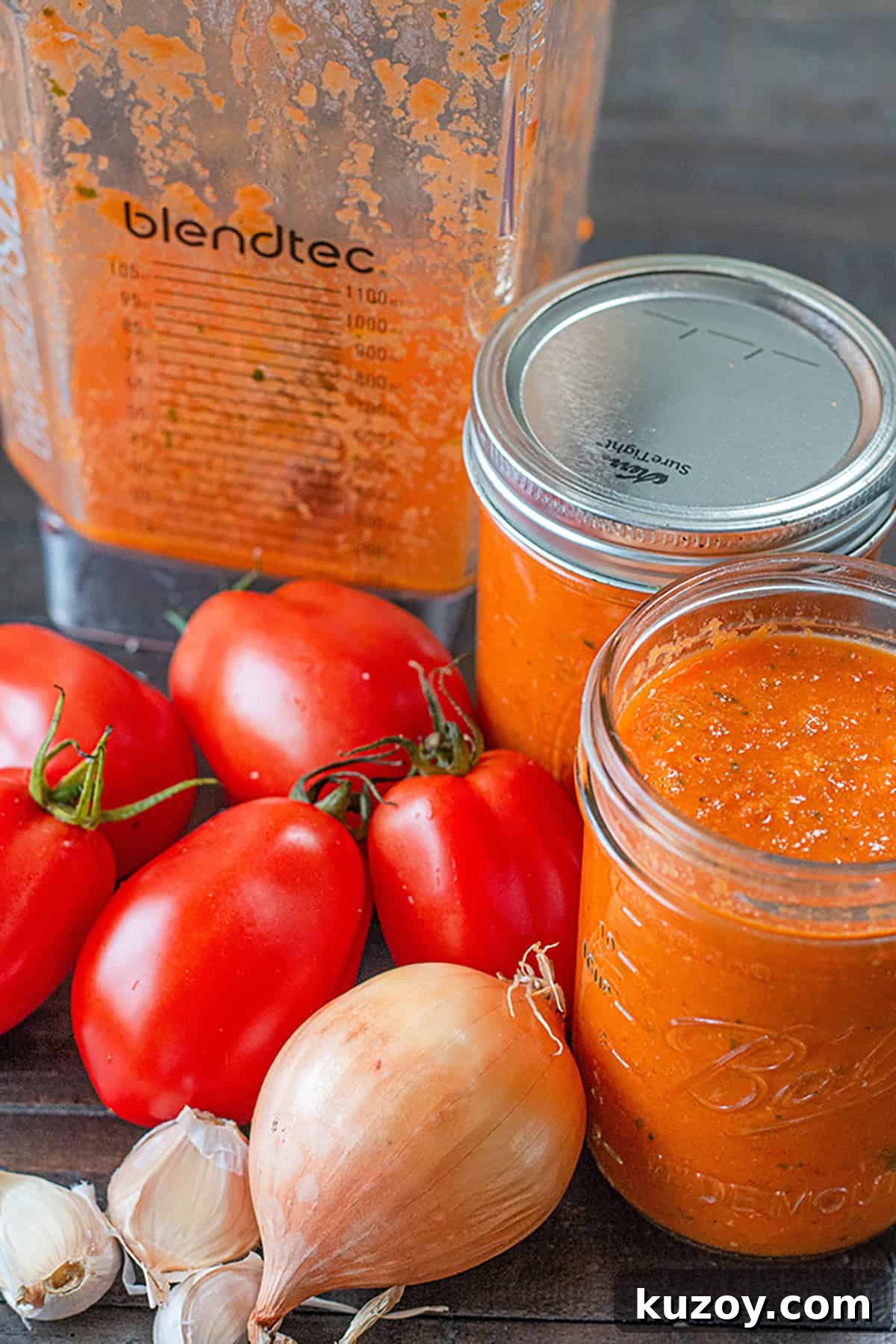 Garden Tomato Pizza Sauce Recipe for Homemade Pies 3 Fresh homemade pizza sauce with garden tomatoes, garlic and onions.