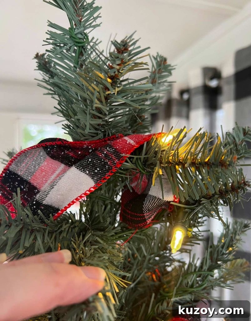 how to put ribbon on a Christmas tree