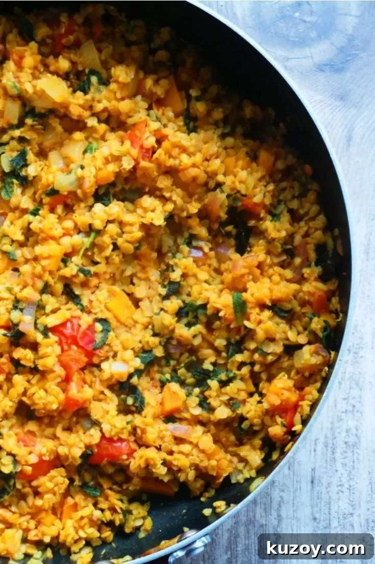 20-Minute healthy lentil and bulgur skillet - a delicious vegan dinner with lentils, bulgur and vegetables - all cooked in one pan! Delicious and almost no dishes!